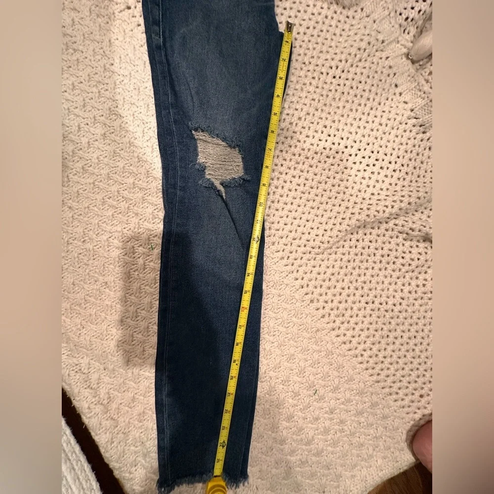 GOOD AMERICAN WOMENS SIZE 0/25 Distressed Blue Jeans